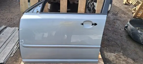 Volvo V50 Front door