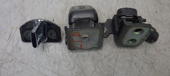 Renault Clio IV Rear door hinge set A073550