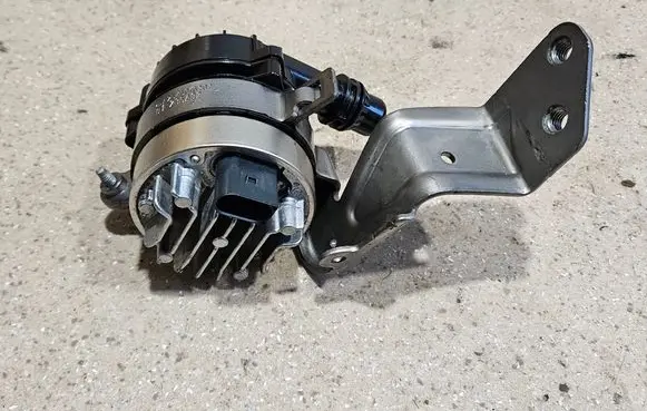 Mercedes-Benz E W214 Electric auxiliary coolant/water pump A0005000801 A2145014200