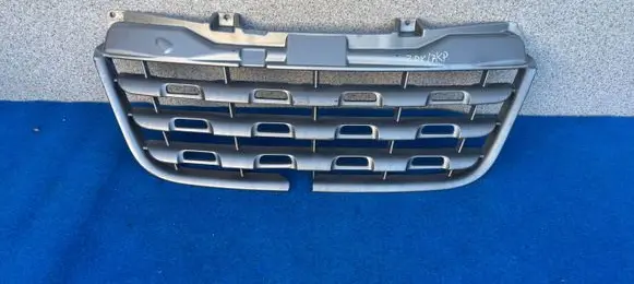 Renault Master III Front bumper upper radiator grill 623100256R