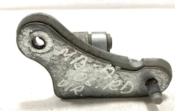 Mercedes-Benz A W169 Front door upper hinge 454REB1