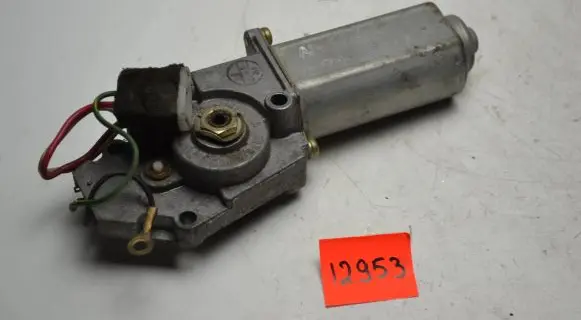 Mazda 121 Sunroof motor/actuator 8331000850