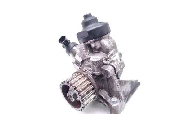 Nissan Qashqai Fuel injection high pressure pump 167007358R 0445010704