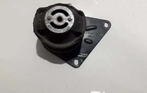 Volkswagen Polo III 6N 6N2 6NF Engine mount bracket 6N0199262A