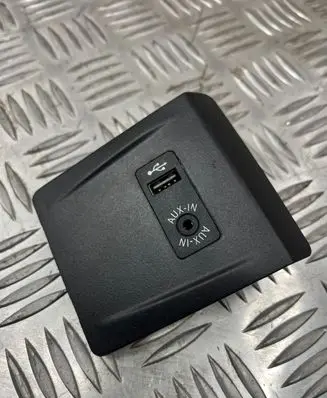 BMW 2 F46 AUX in-socket connector 1303038