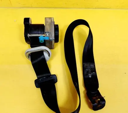 Volkswagen Golf IV Front seatbelt 1J4857705J