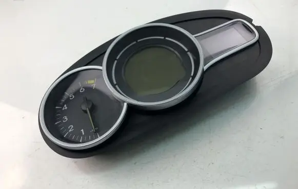 Renault Megane III Speedometer (instrument cluster) RNI248104902R