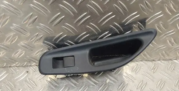 Toyota Yaris XP210 Electric window control switch 74271K0090