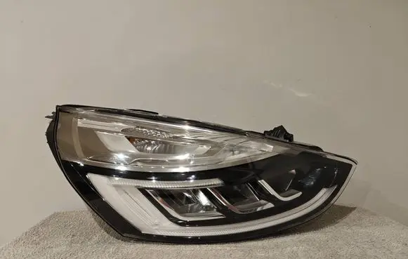Renault Clio IV Headlight/headlamp 260101766R 01079099910010 00097822051800070