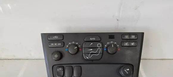 Volvo V70 Climate control unit 9452368 M6E18400103 7923
