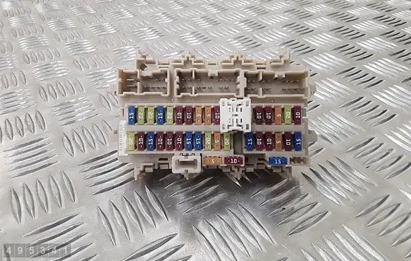 Nissan Qashqai Fuse module 4EB0A
