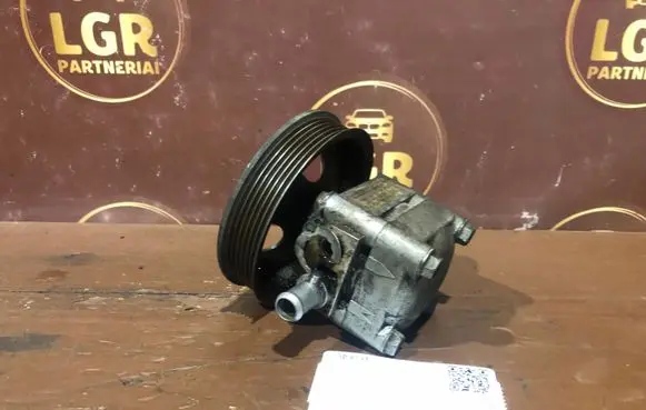 Volvo V70 Power steering pump 9485904