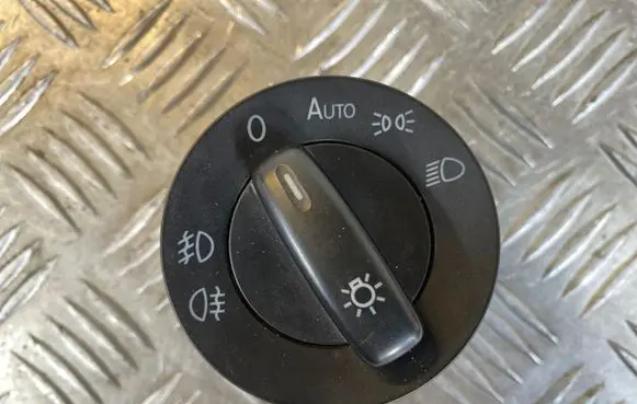 Volkswagen PASSAT B6 Light switch 1K0941431AS
