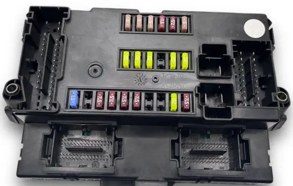 Jeep Wrangler Fuse box set 52204233