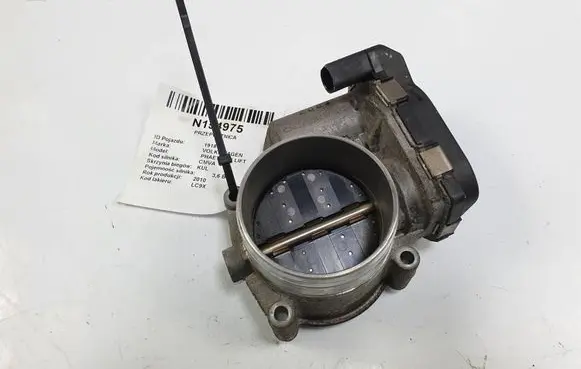 Volkswagen Phaeton Throttle body valve 03H133062A