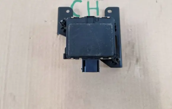 Volkswagen Golf VII Distronic sensor radar 5Q0907561J