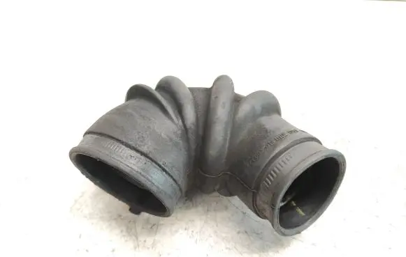 Audi A8 S8 D2 4D Air intake hose/pipe 057129492C
