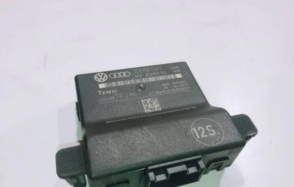 Volkswagen PASSAT B6 Gateway control module 3C0907530E 404339 3C0907951