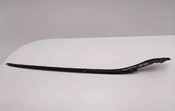 Toyota Yaris Windshield trim AM51R03178