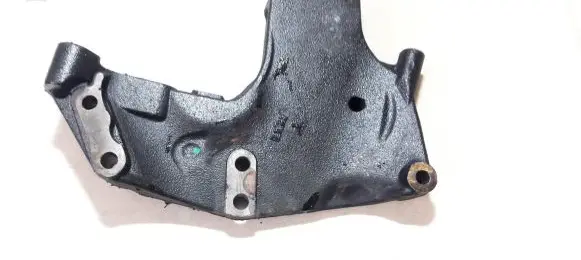 Nissan X-Trail T31 Engine mounting bracket
