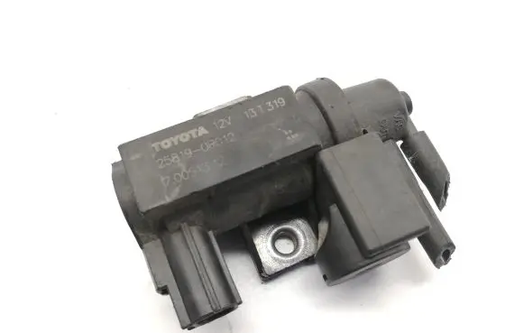 Toyota Avensis T270 Turbo solenoid valve 258190R012
