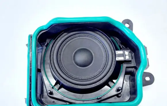 BMW 5 G30 G31 G38 Subwoofer speaker 9395862 6513939586203