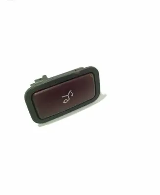 Mercedes-Benz E W211 Tailgate/boot open switch button 2118219551