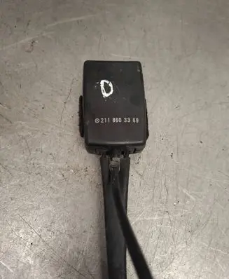 Mercedes-Benz E W211 Front seatbelt buckle 2118603369