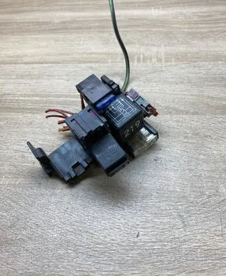 Audi A6 S6 C6 4F Other relay 8Z0951253