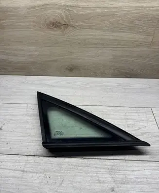Seat Altea Front triangle window/glass 5P0845412