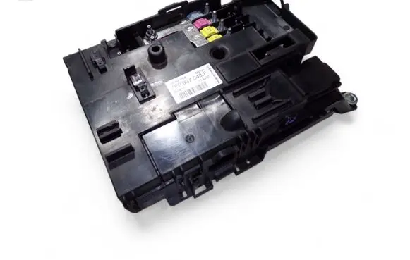 Volkswagen Touareg II Fuse module 7P0937548F
