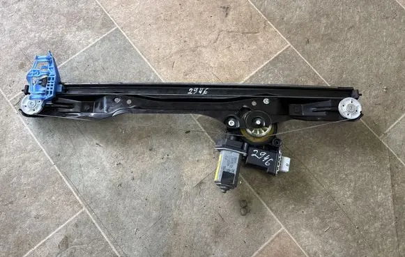 Opel Combo D Front door manual window regulator 51810880 37188000