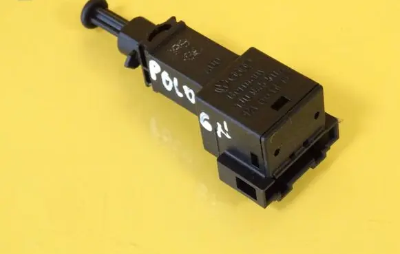 Volkswagen Polo III 6N 6N2 6NF Brake pedal sensor switch 1J0945511A