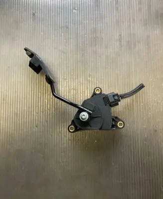 Nissan Qashqai Accelerator throttle pedal 2497B 10308