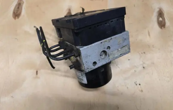 Ford Focus ABS Pump 2M512M110EC