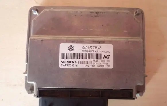 Volkswagen Touareg I Transfer box differential control unit 0AD927755AS G348