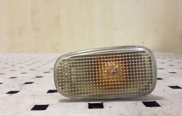 Toyota Corolla Verso E121 Front fender indicator light E130294