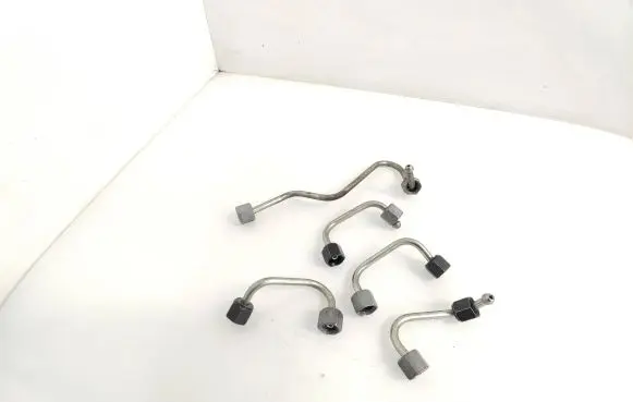 Ford Mondeo MK IV Fuel injector supply line/pipe 