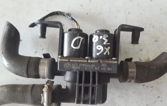 BMW X6 E71 Coolant heater control valve 6910544