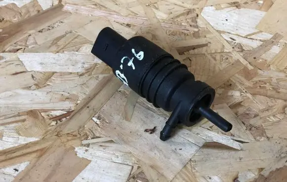 BMW X3 E83 Windscreen/windshield washer pump