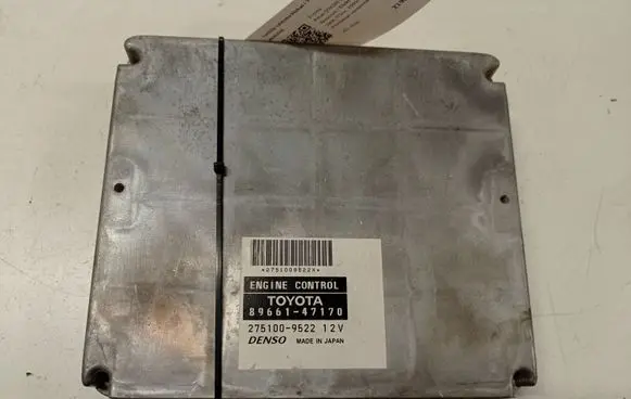 Toyota Prius (XW20) Engine control unit/module 8966147170 2751009522