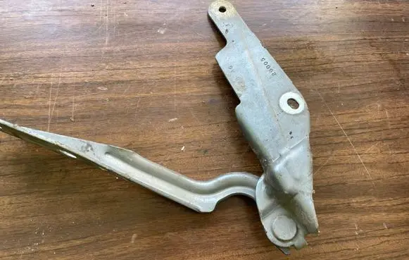 Chrysler Sebring (ST-22 - JR) Engine bonnet/hood hinges