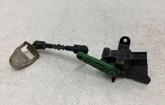 Volkswagen PASSAT B8 Rear air suspension level height sensor 5Q0907503 304097
