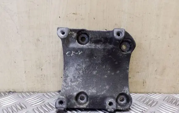 Honda CR-V A/C compressor mount bracket 