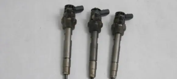 BMW 1 F20 F21 Fuel injectors set 7798446