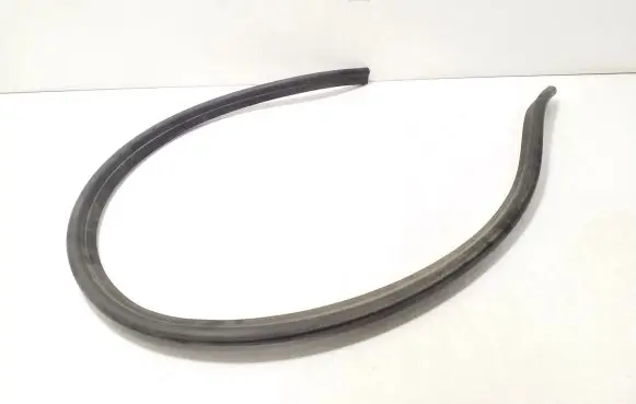 Volkswagen Tiguan Engine compartment rubber 5N0823723B