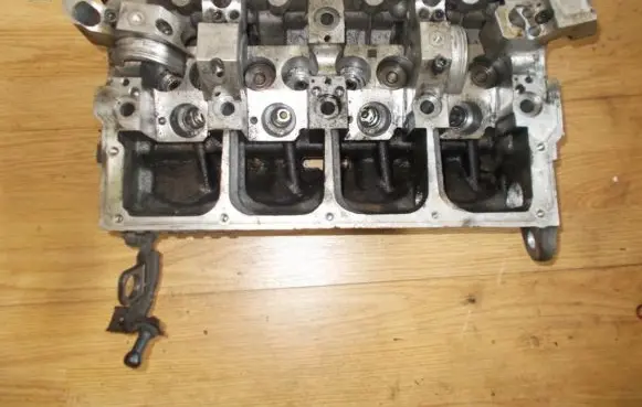 Volkswagen Golf IV Engine head 038103373f