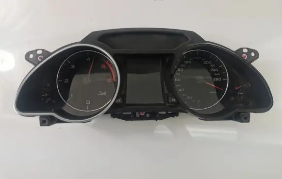 Audi A5 8T 8F Speedometer (instrument cluster) 8T0920931D