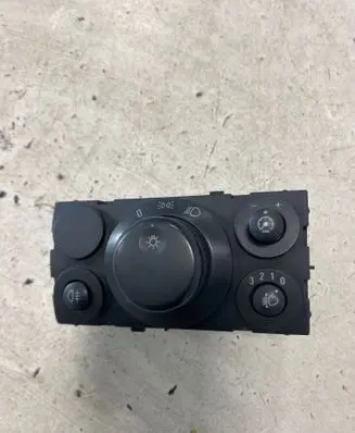 Opel Astra H Light switch 13100136