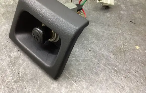 Toyota Avensis Verso Cigarette lighter 